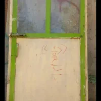 یک عدد درب آهنی