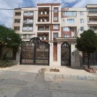 130-متر-دو-خواب-بر-اصلی-بلوار-پرستار-فول-رو-بنما