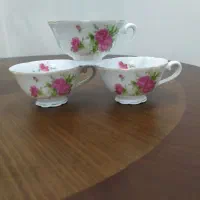 سه عدد فنجان گل سرخی قدیمی