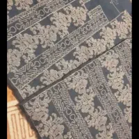 زی آستین قرمز