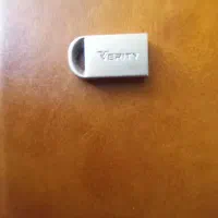 فلش ۳۲ گیگ نو