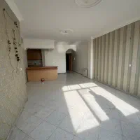 اشرفی-85-متر-2خ-بالای-همکف-سالن-پرده-خور