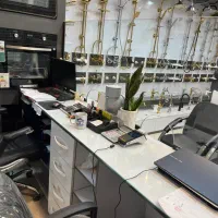 فروشنده خانم