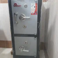 گاو صندوق کاملا تمیز و جاداربزرگ