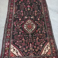 فرش کنار قرمز