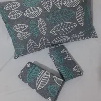 رو بالشتی|رختخواب، بالش، پتو|قائن, |دیوار