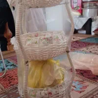 تعدادی ظرف نو و سالم برای جهاز عروس