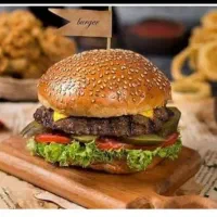 استخدام همکار برای کار در فستفود