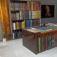 فروشندگی  در دفتر دکوراسیون داخلی