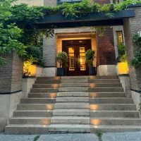 ۱۰۰ متر / خیابان گلچین / مختص سخت پسندان