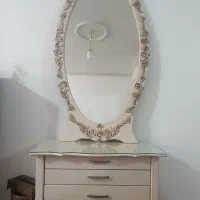 میز و آیینه