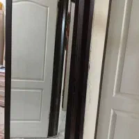 دو تا اینه. قدی. رنگ. قهوهای.