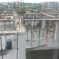 کار ساختمان  با ابزار