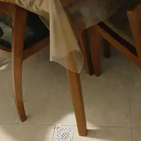 یک میز نهار خوری شش نفره درحد نو