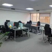 خانم مسلط به زبان انگلیسی