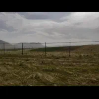 زمین فنس کشی ۷۰۰ متر مربع در چشمه پهن