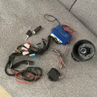 دزدگیر با دو ریموت و آژیر بزرگ سالم در حد