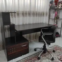 میز تحریر بسیار تمیز و بسیار با کیفیت در حد نو