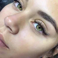 کاشت و اکستنشن مژه