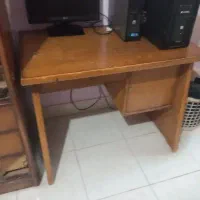 میز تحریر چوبی