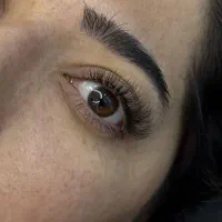 کاشت ناخن و اکستنشن مژه، لیفت ابرو و لیفت مژه