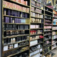 دکور و پیشخوان و جنس ارایشی