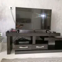 درحد نو میزتلویزیون و دراور چوبی سفارش