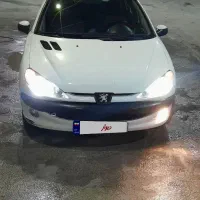 ۲۰۶sd v8 صندوق دار سفید