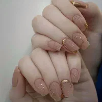 دوره کاشت مژه . ناخون . رنگ مو و کوتاهی مو