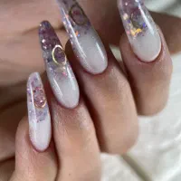 خدمات ناخن و‌پدیکور پا و ژلیش پا به صورت حرفه ای