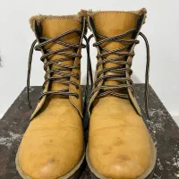 پوتین شیک|کیف، کفش، کمربند|میانه, |دیوار