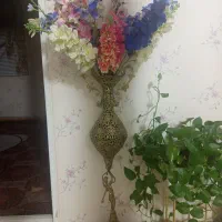 یک عدد گلدان‌برنز‌‌وگل