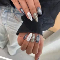 آموزش کاشت ناخن و پدیکور