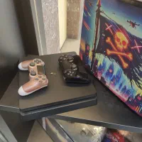 فروش ps4 اسلیم، ۵۰۰گیگ، کپیخور ، دو دسته اصلی