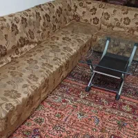 مبل راحتی قدیمی ۸ نفره و میز جلومبلی