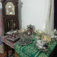 ظروف سیلورونقره اصل ویک عددساعت چوب گردوایتالیایی|ظروف سرو و پذیرایی|شادگان, |دیوار