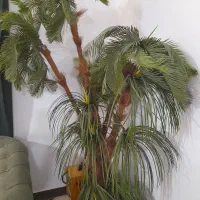 دوعدد درخت مصنوعی