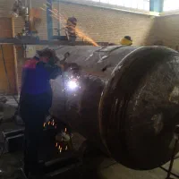 استخدام نقاش و کارگر کمک جوشکار(شهر  صنعتی شیراز)ز