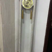 ساعت ایستاده تمیز