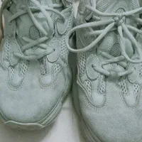 سه جفت کتونی های کپی و چهار جفت کتونی متفرقه