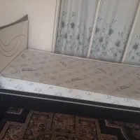 تخت‌خواب تک نفره