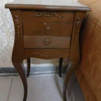 یک عدد میز تلفن و میز تی وی