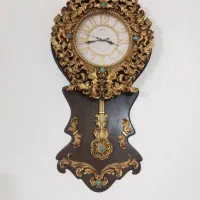 ساعت شکل چوبی