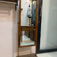 دو عدد آینه چوبی ایستاده