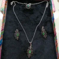 ست کامل نقره 925 فیروزه و زمردی 2/680تومن نو نو