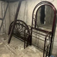 تخت ۲ نفره به همراه میز آرایش