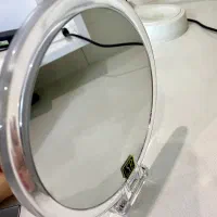 آینه آرایشی پایهدار
