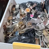 تعدادی ساعت|ساعت|رشت, خواهر امام|دیوار