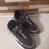 کتونی بچه گانه  در حده نو سایز ۳۲ قیمت ۴۰۰