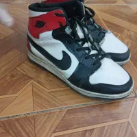 یک جفت کفش اسپرت دخترانه